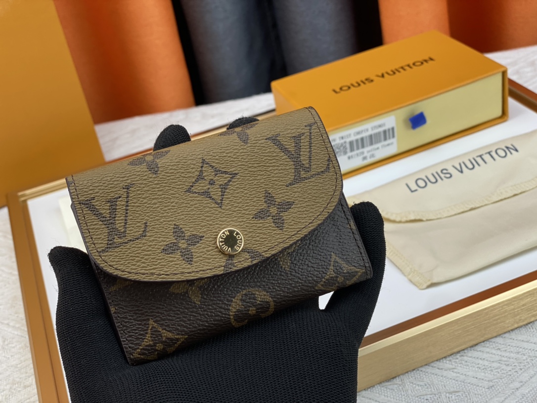 LV $20 gallery