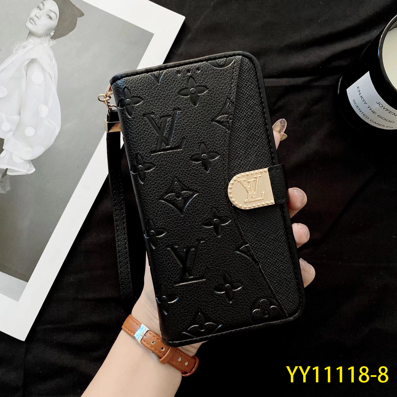 LV $21 gallery