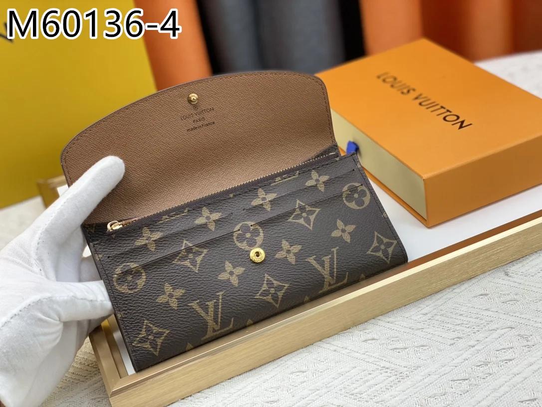 LV $22 gallery