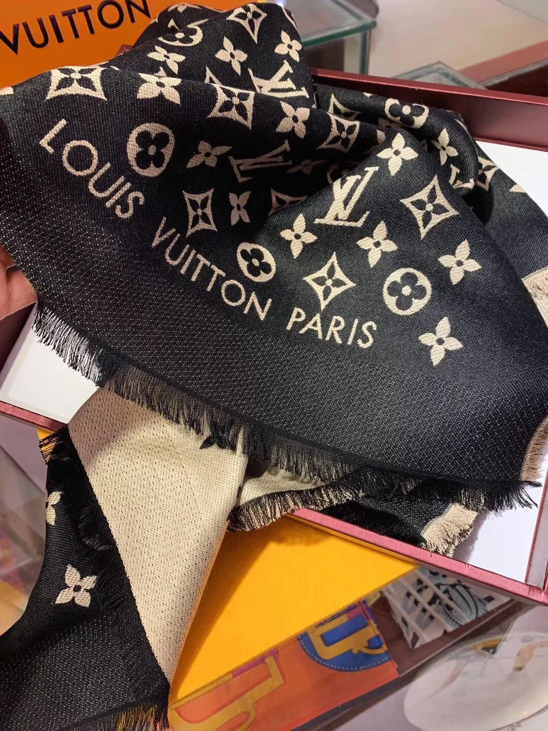 LV $22 gallery