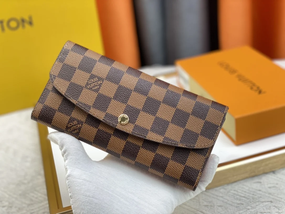 LV $22 gallery