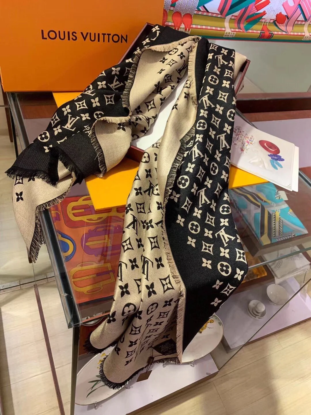 LV $22 gallery