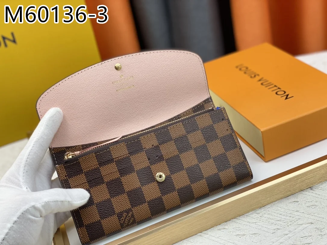 LV $22 gallery