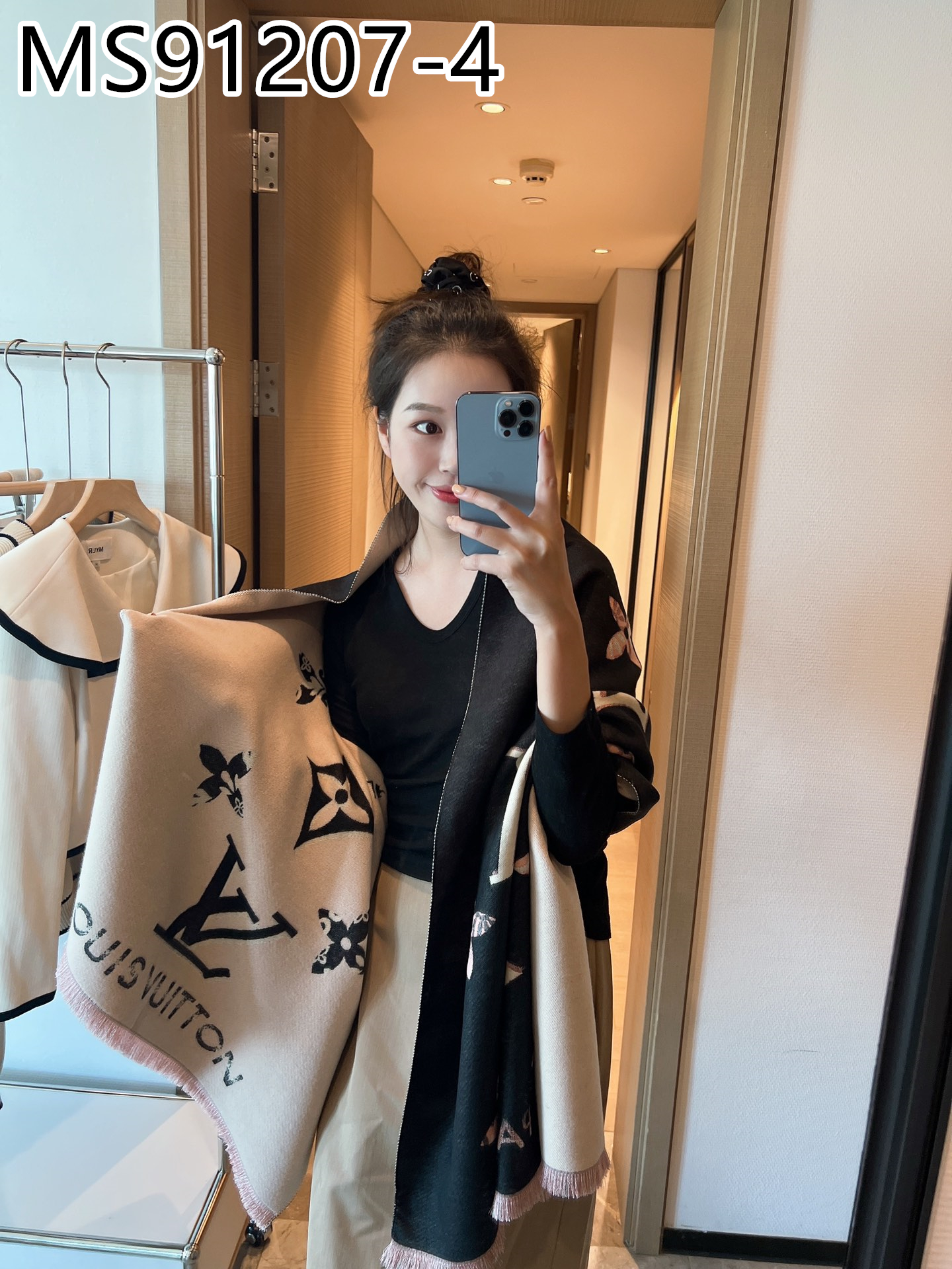 LV $22 gallery