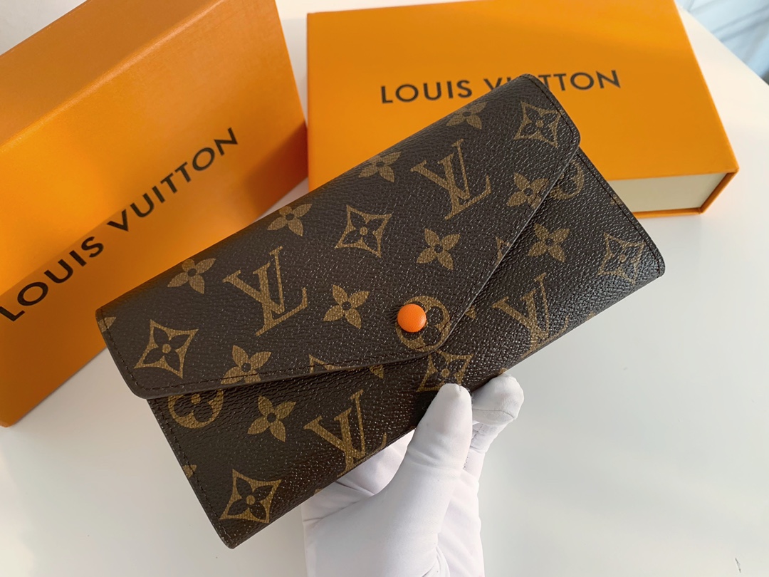 LV $22 gallery