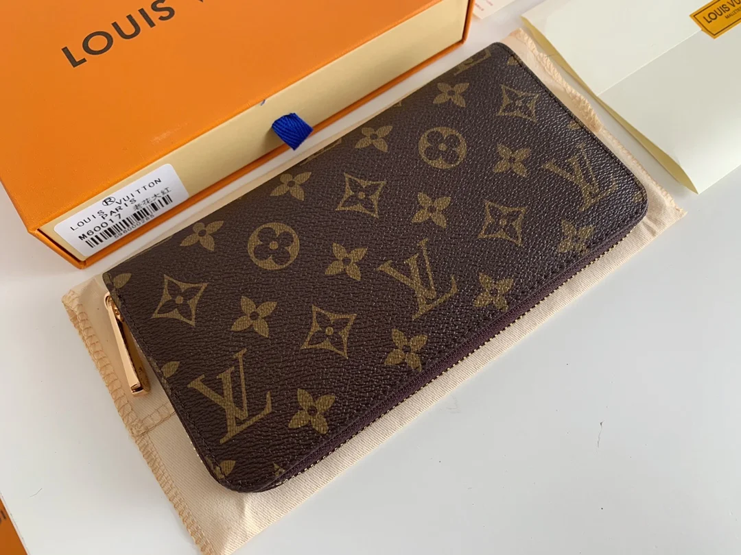 LV $22 gallery