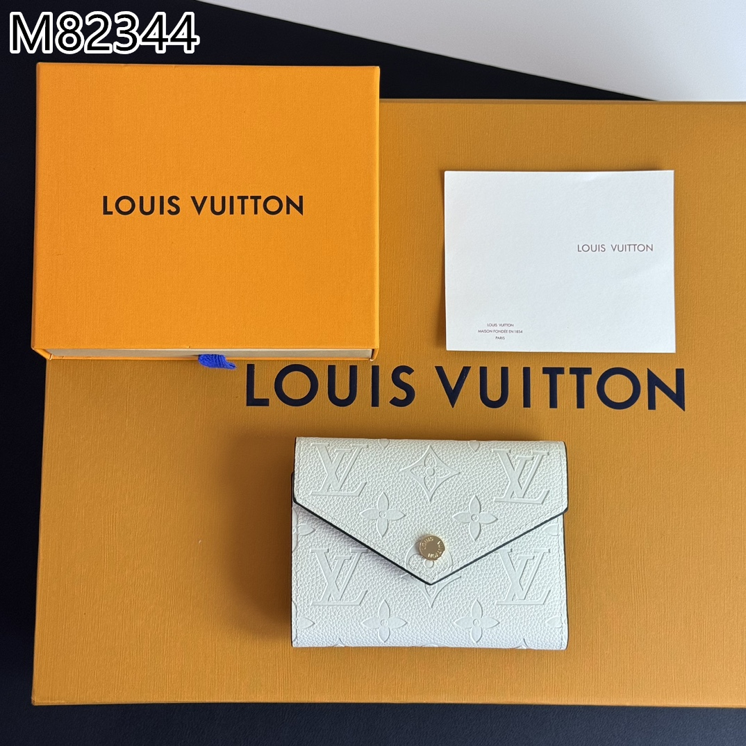 LV $22 gallery