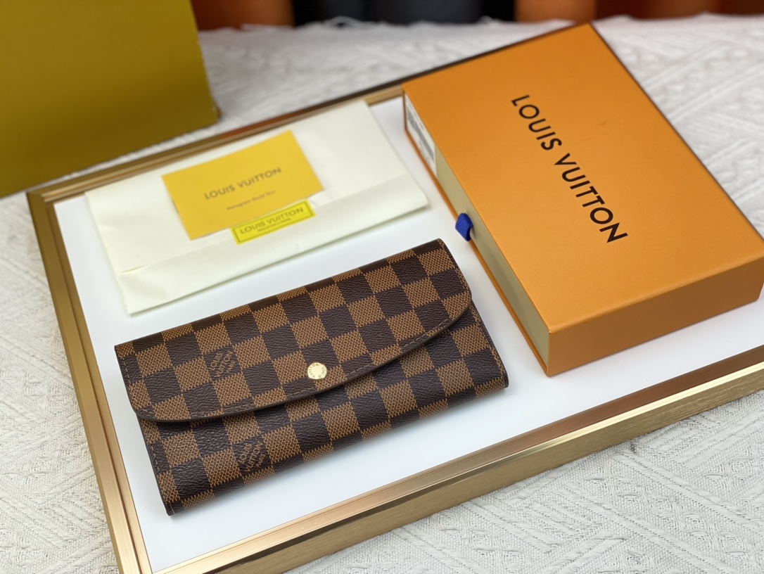 LV $22 gallery