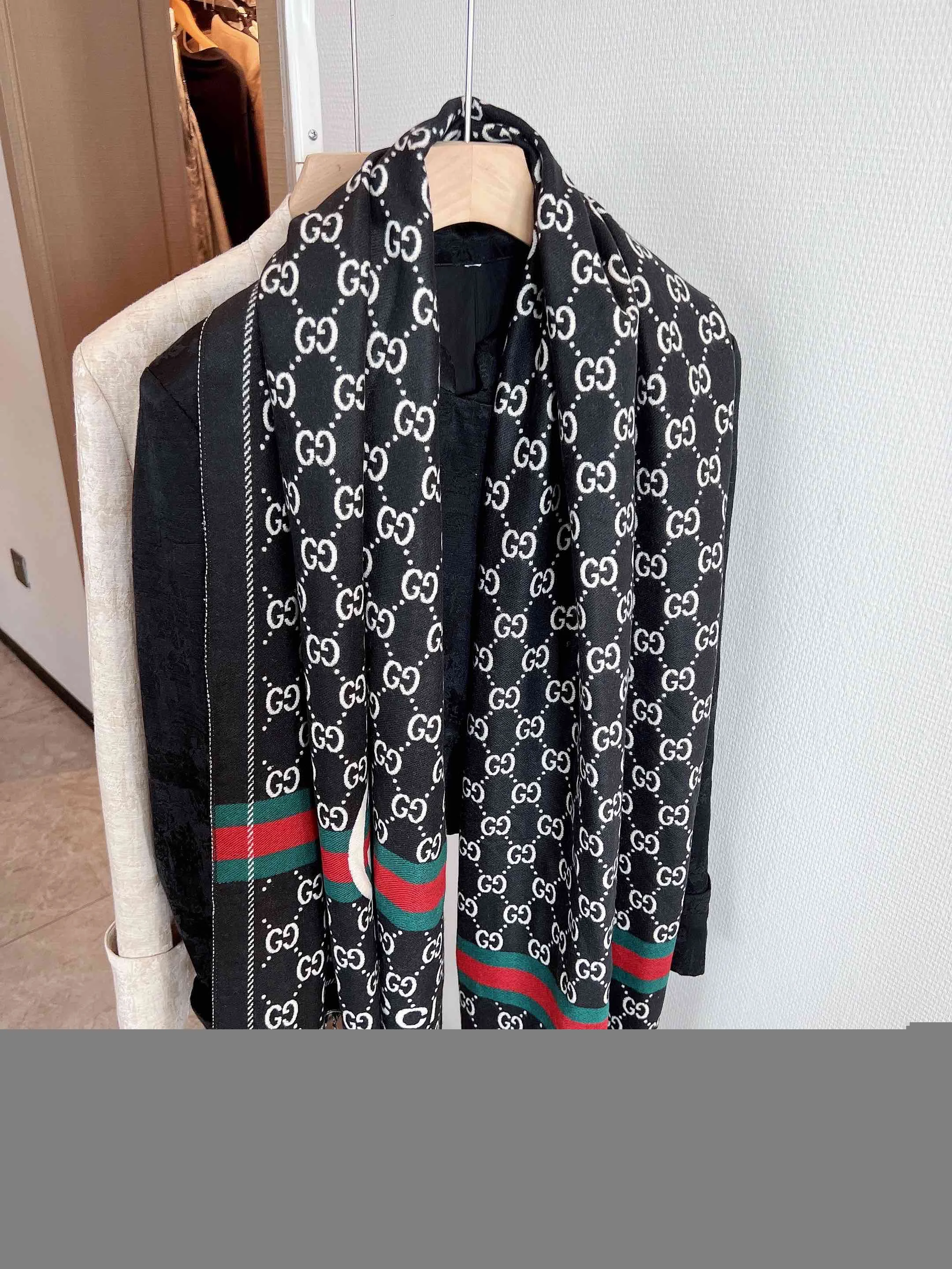 LV $23 gallery