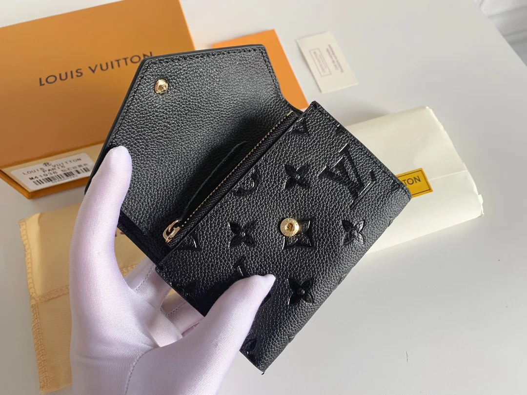 LV $23 gallery