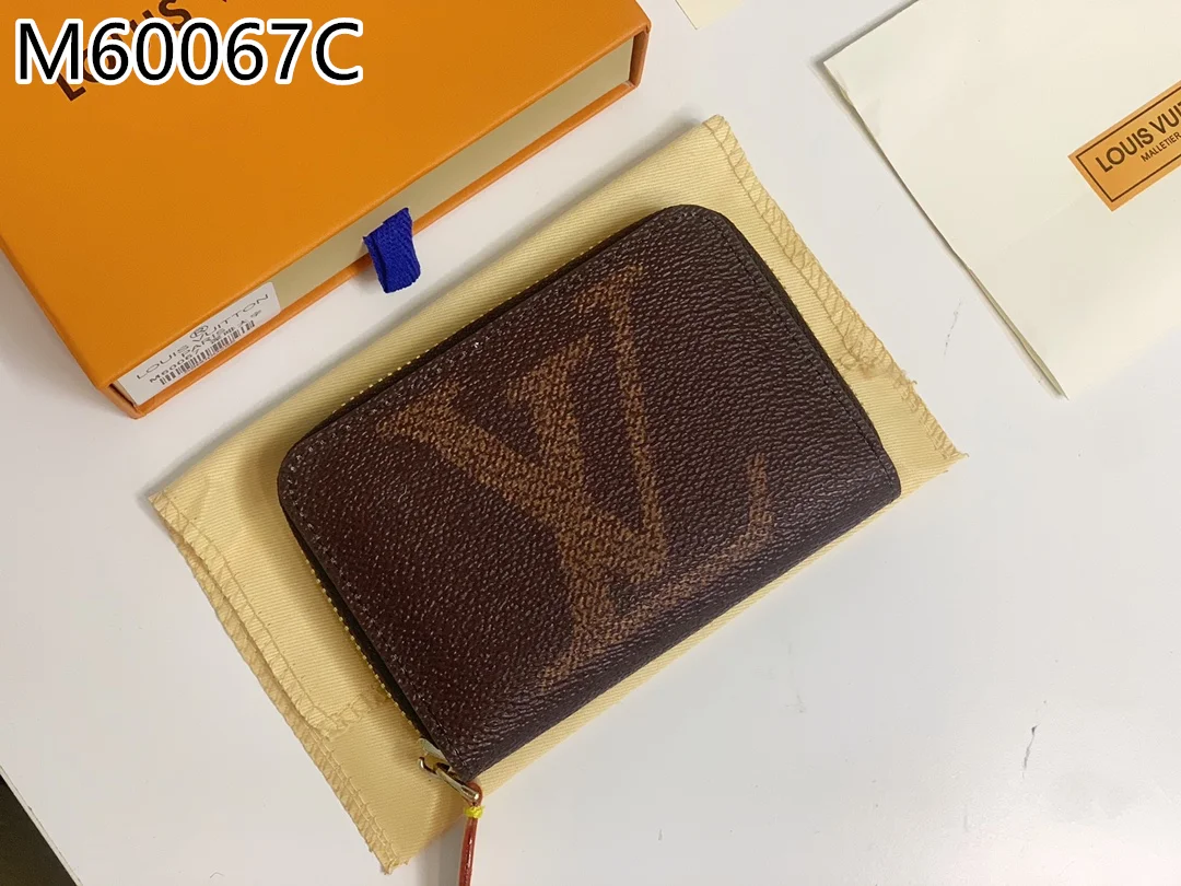 LV $23 gallery