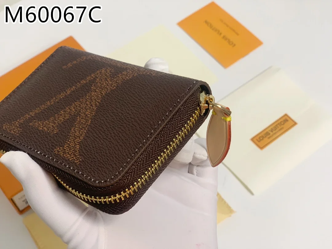 LV $23 gallery