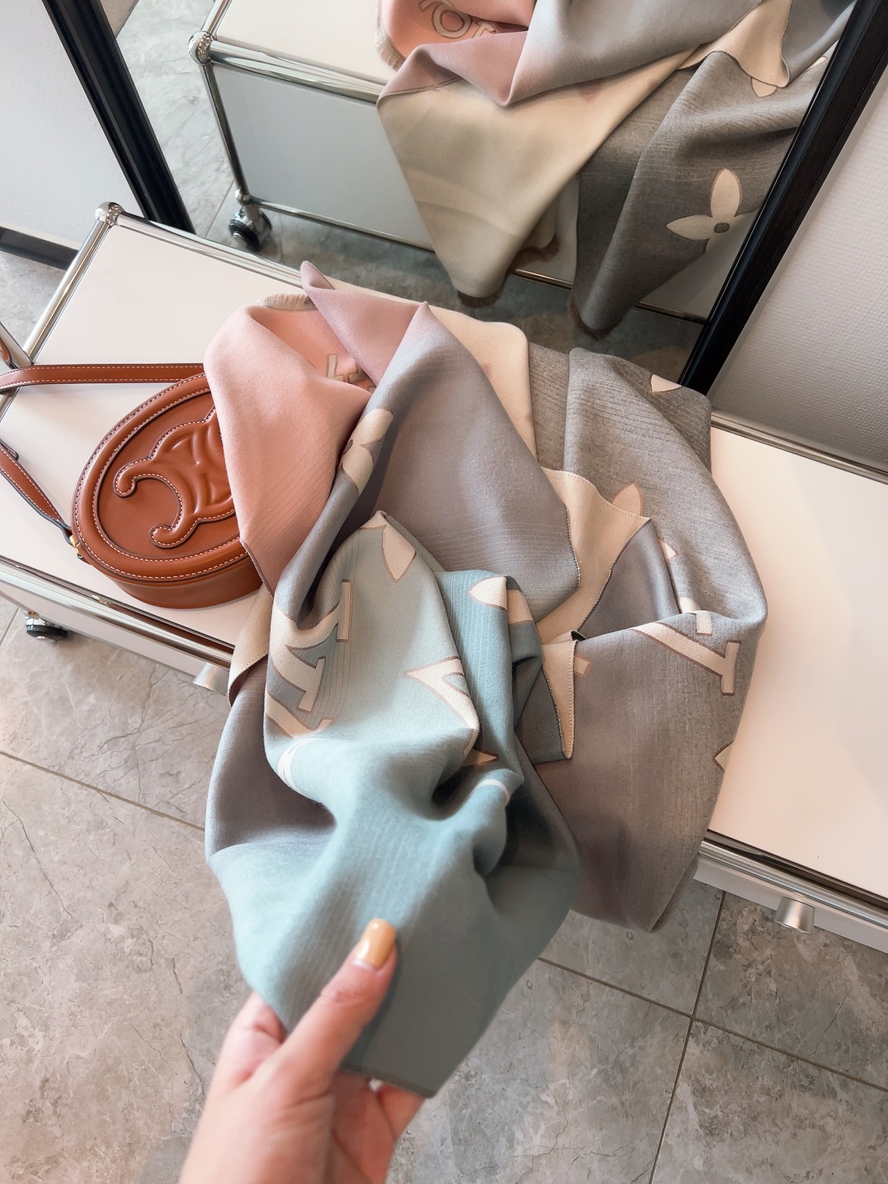 LV $24 gallery