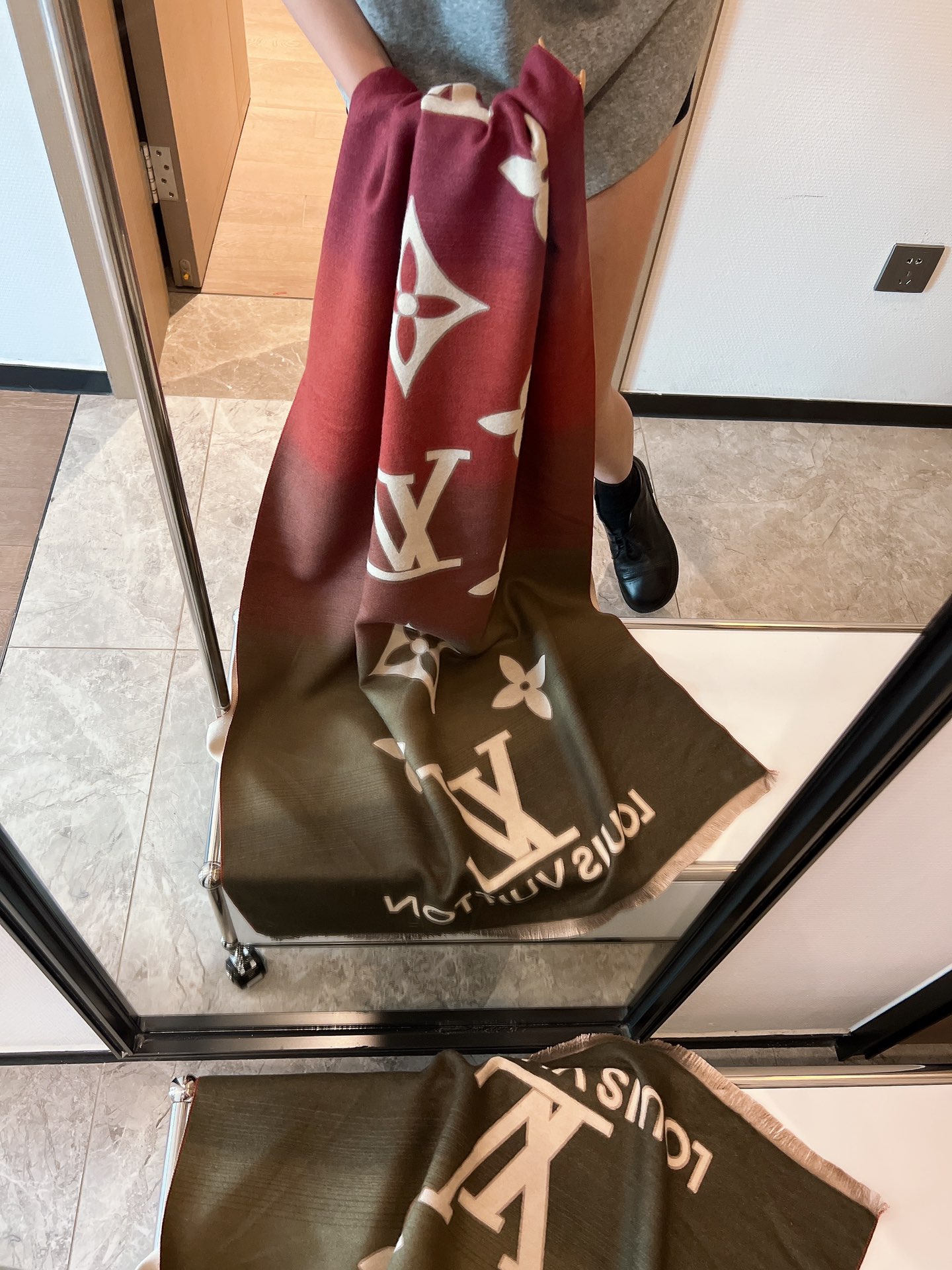 LV $24 gallery