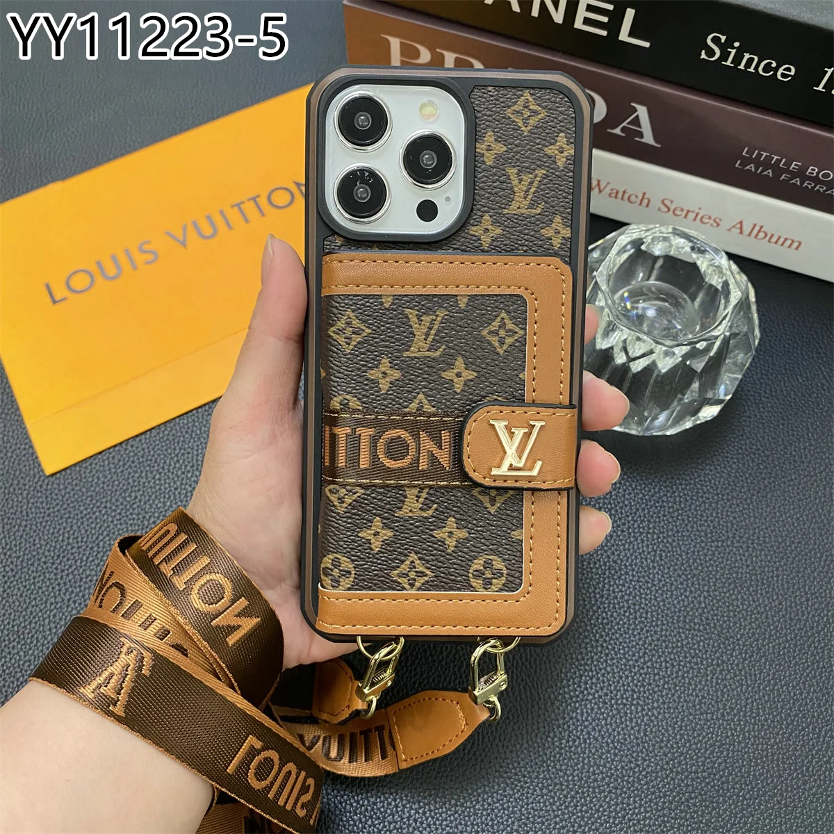 LV $25 gallery