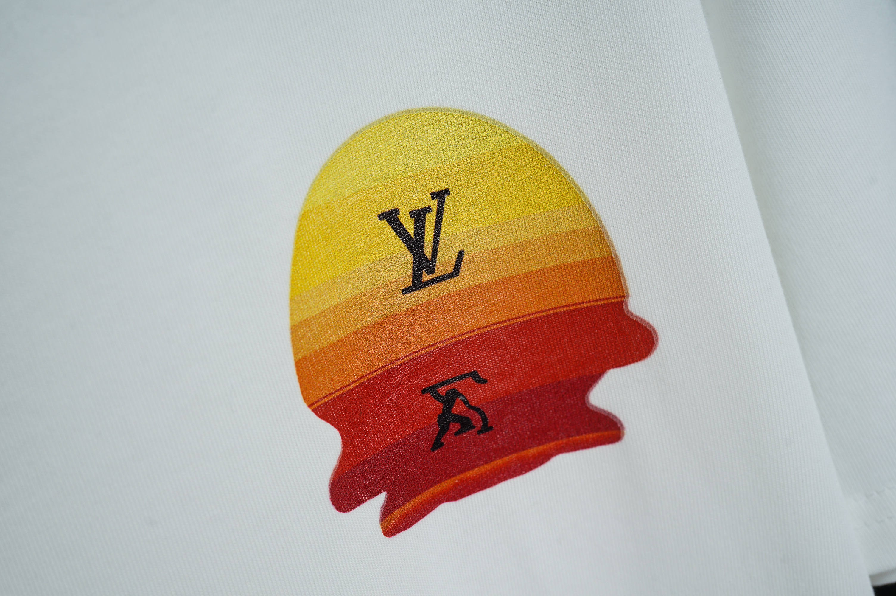 LV $25 gallery