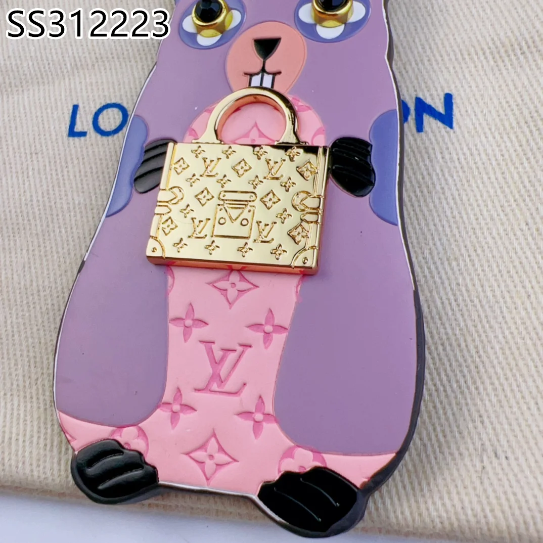 LV $25 gallery