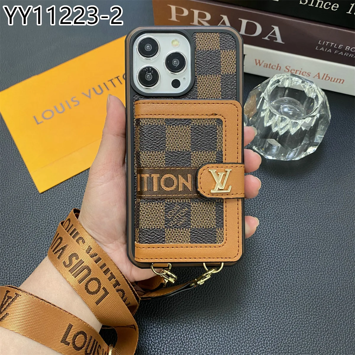 LV $25 gallery