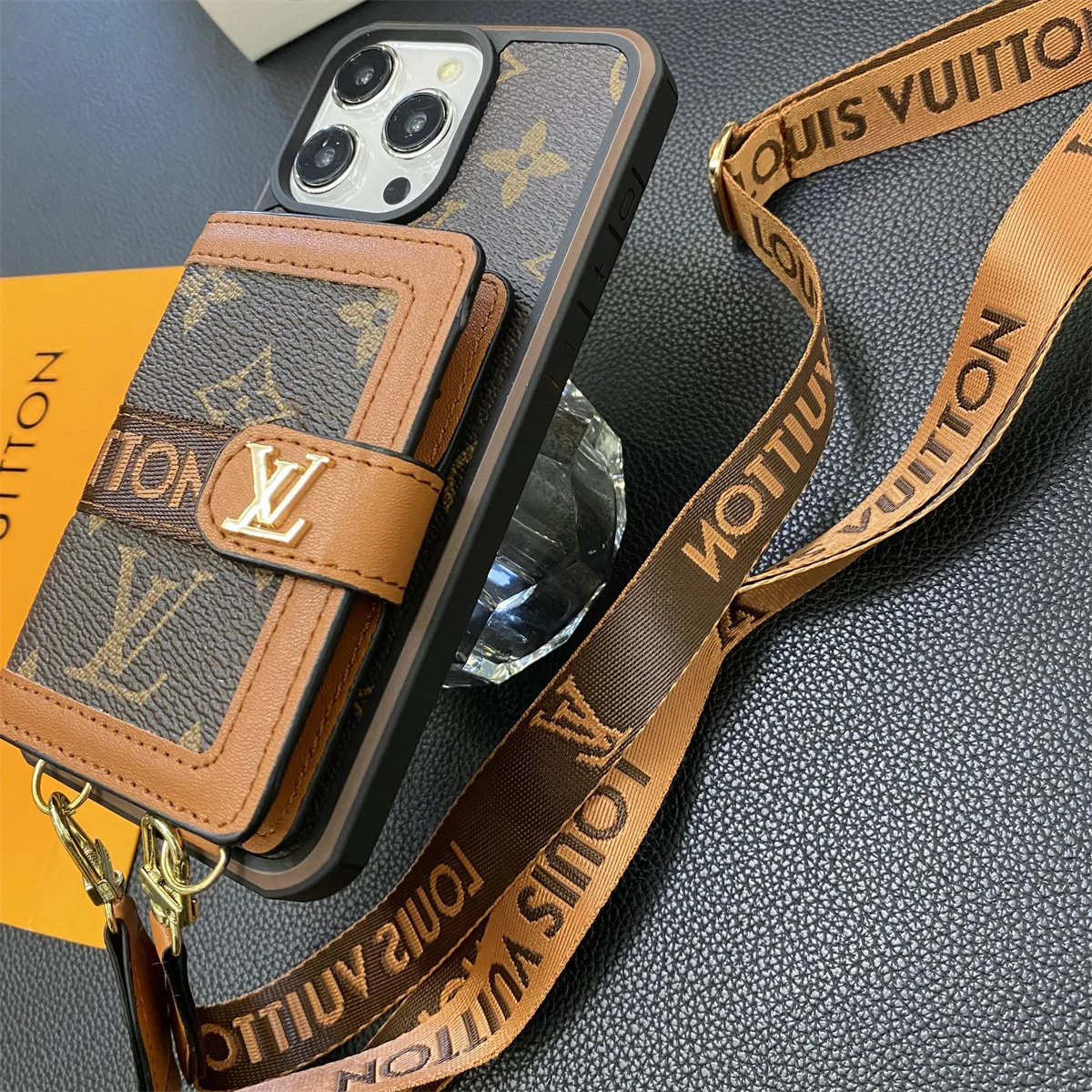 LV $25 gallery