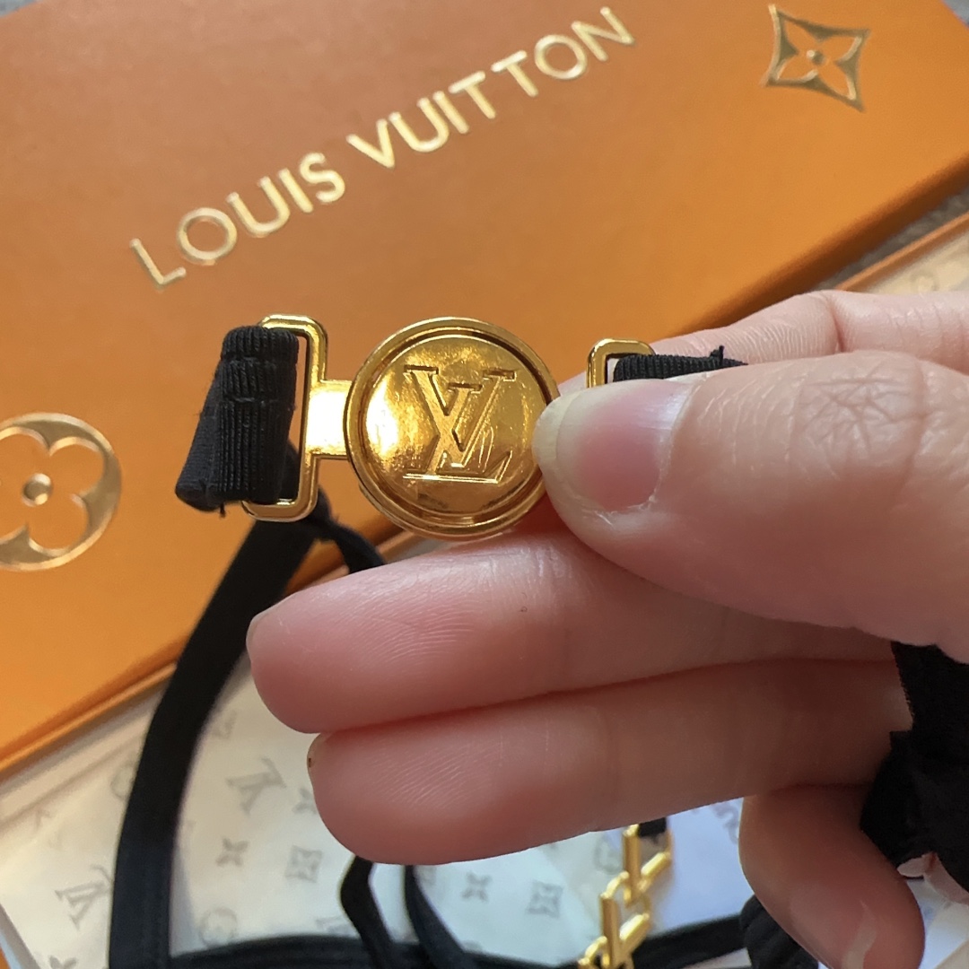 LV $25 gallery