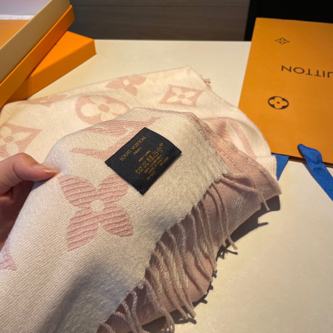 LV $25 gallery