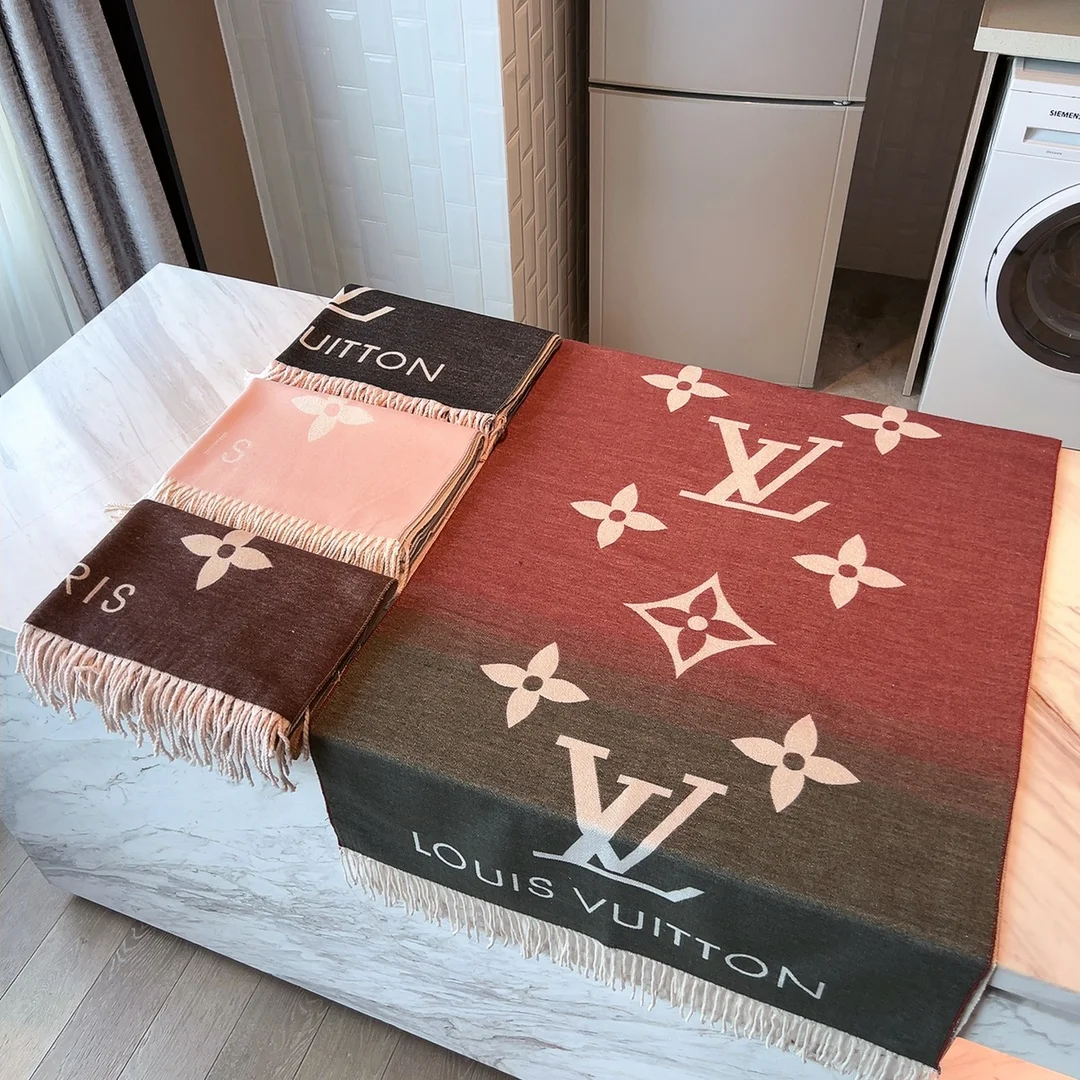 LV $26 gallery