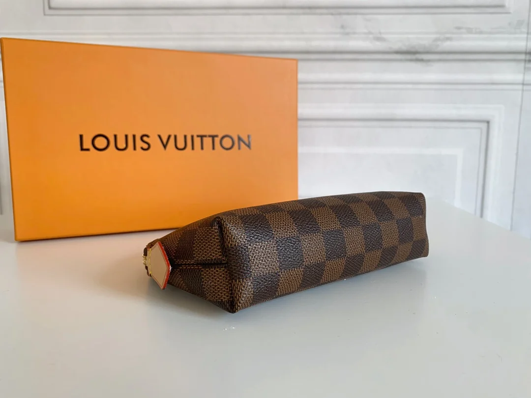 LV $26 gallery