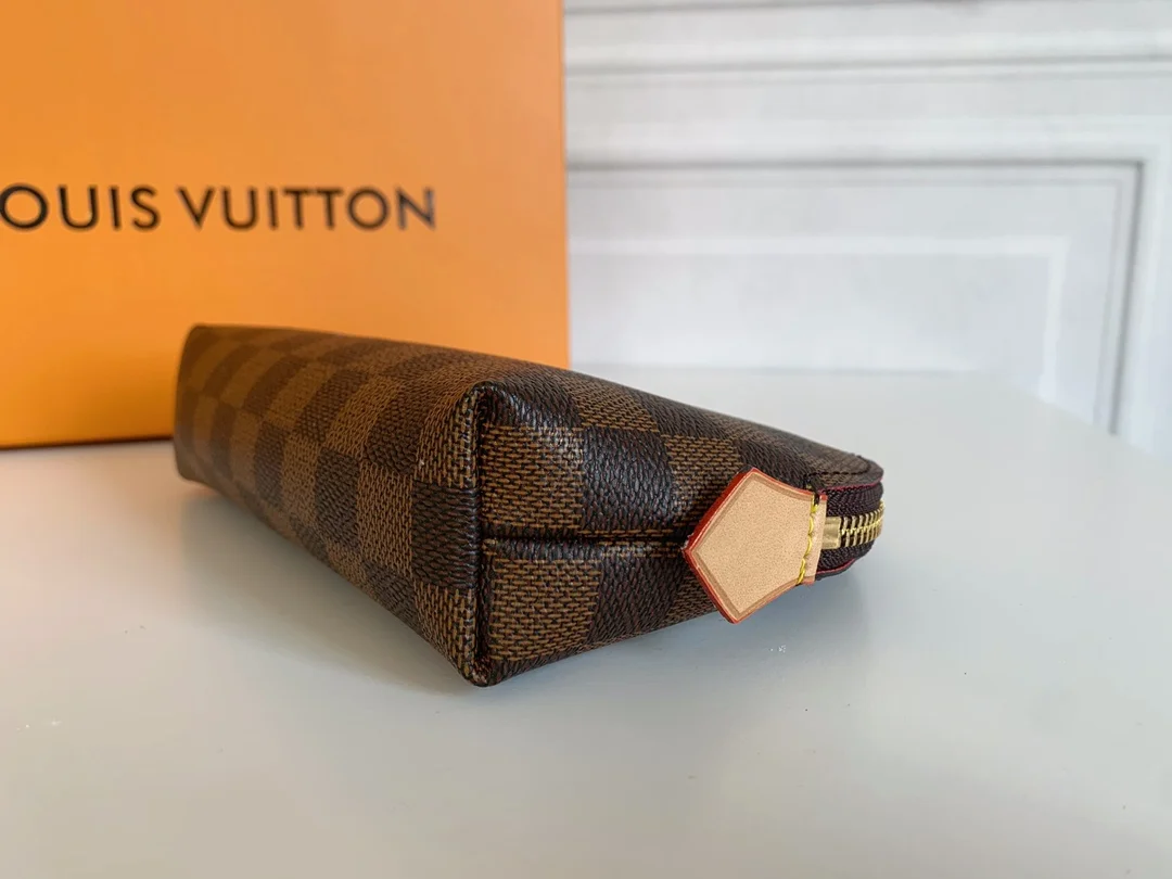 LV $26 gallery