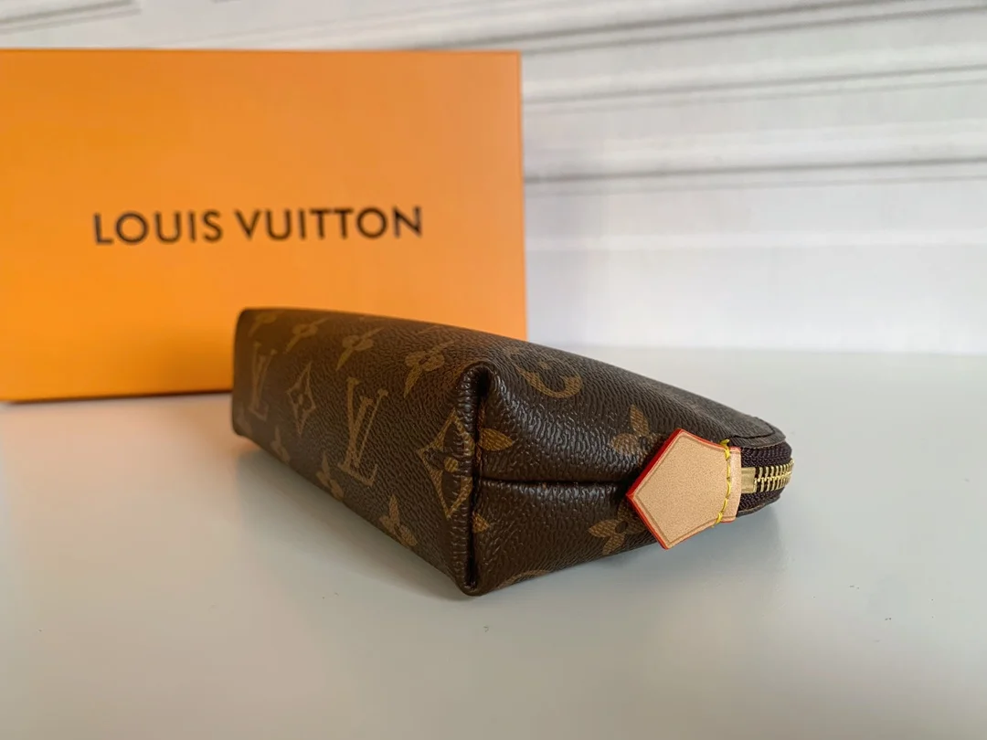 LV $26 gallery