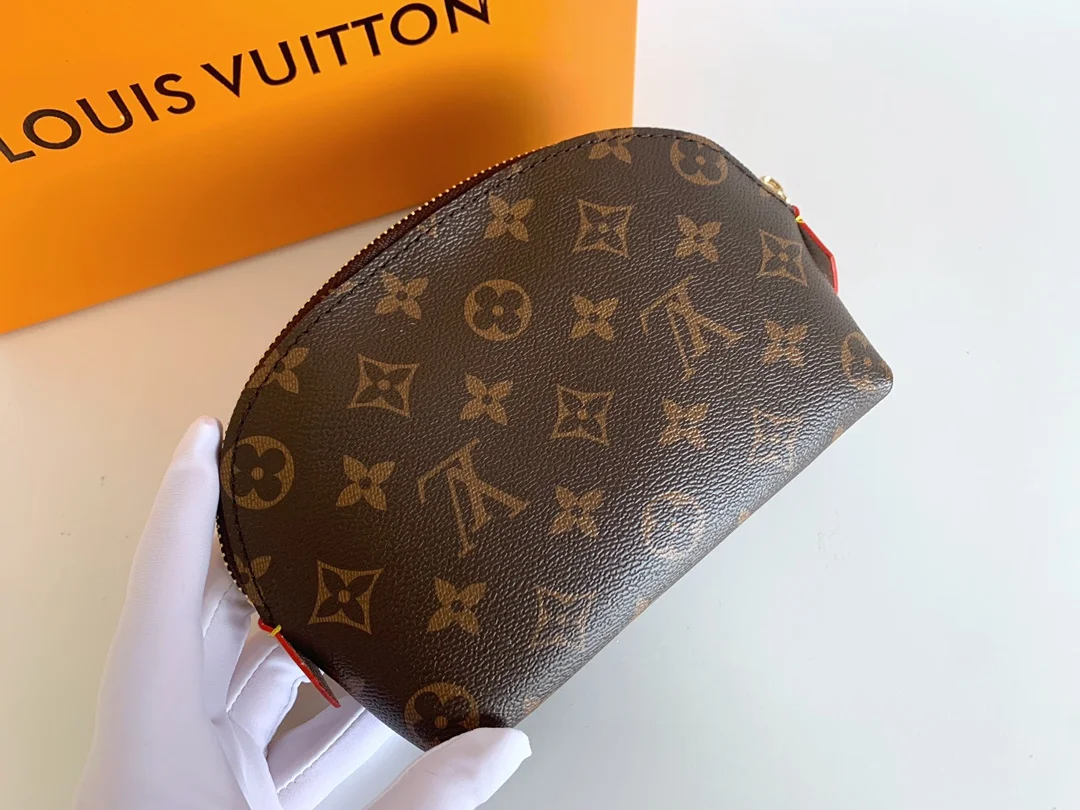 LV $26 gallery