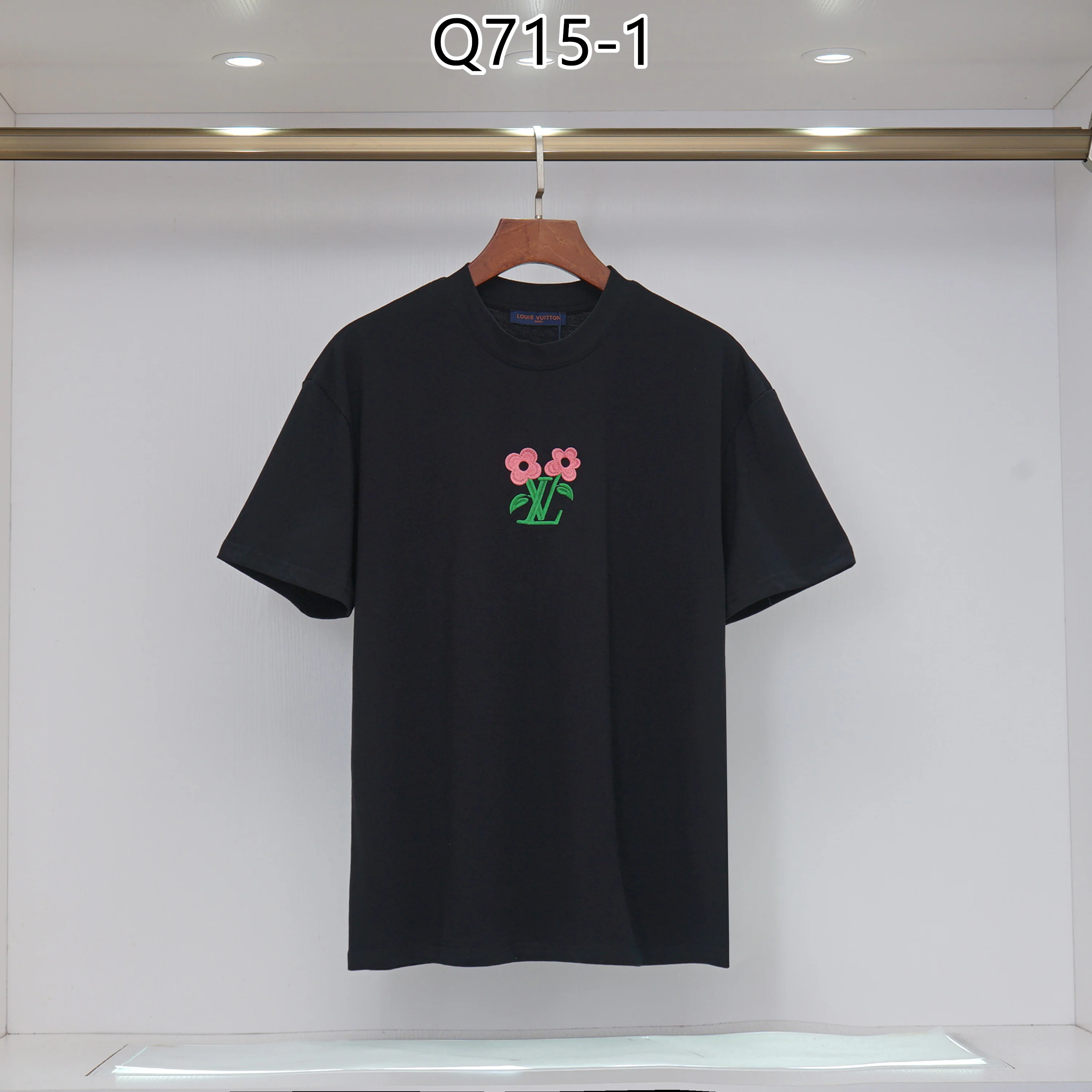 LV $26 gallery