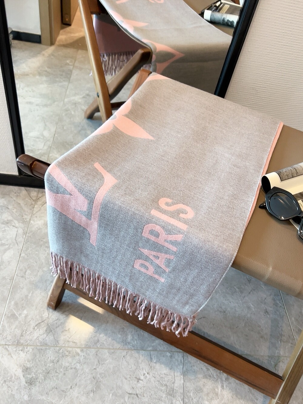 LV $26 gallery