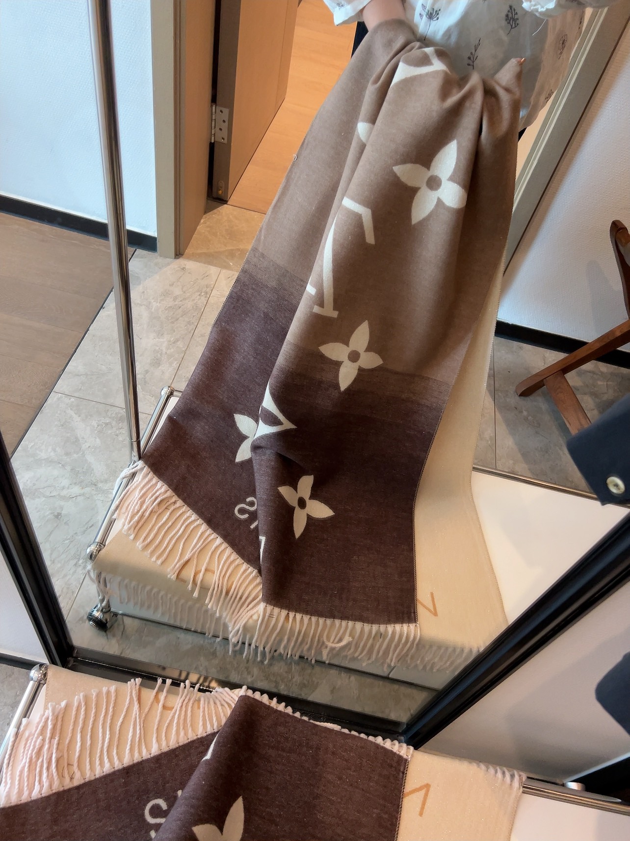 LV $26 gallery