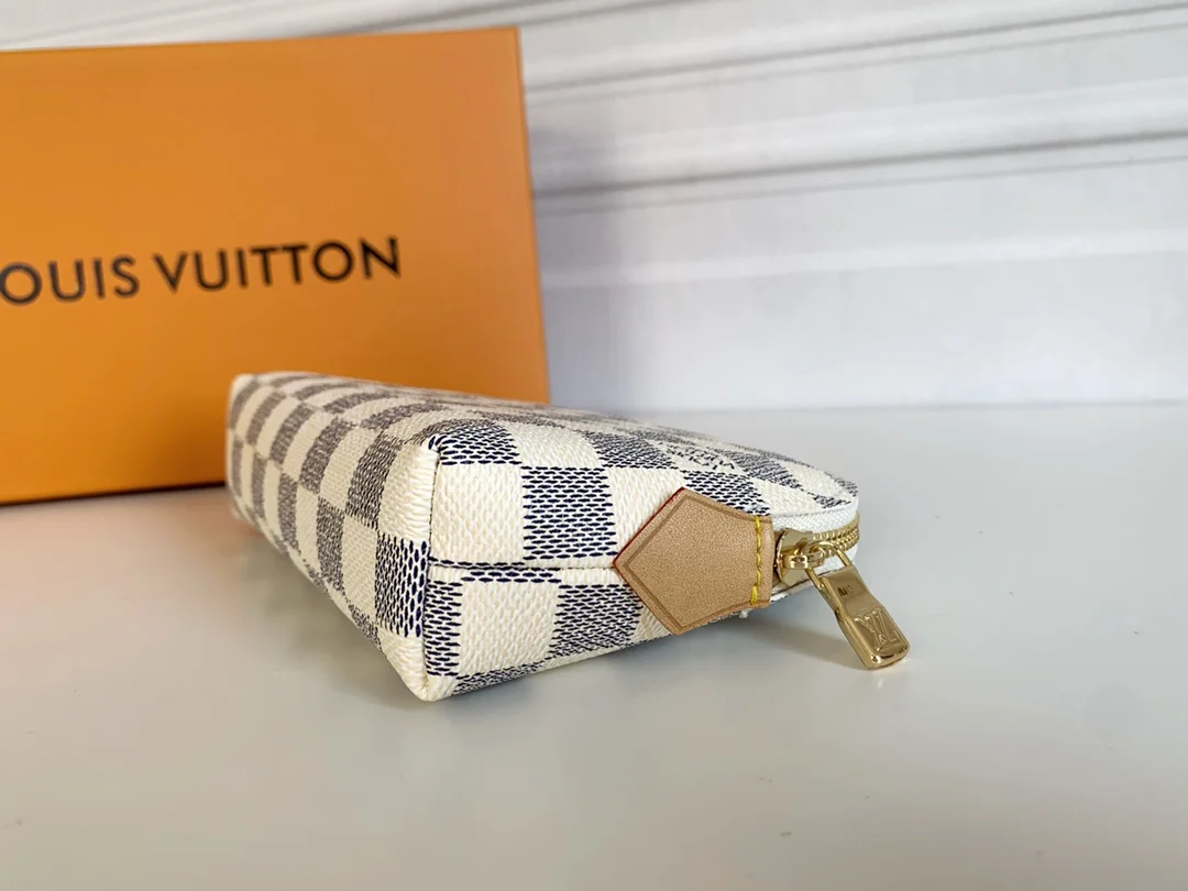 LV $26 gallery