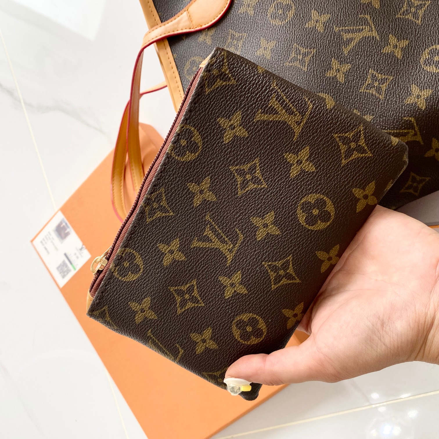 LV $26 gallery