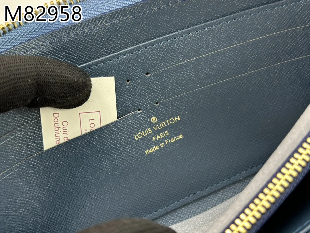 LV $28 gallery