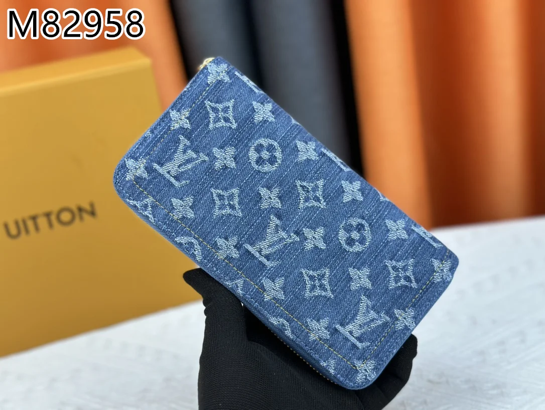 LV $28 gallery