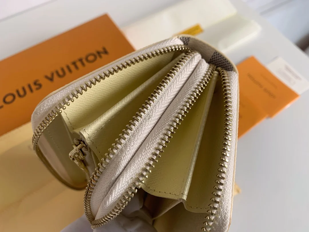 LV $28 gallery