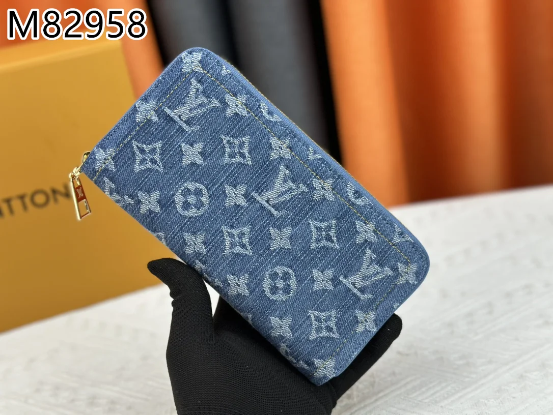 LV $28 gallery