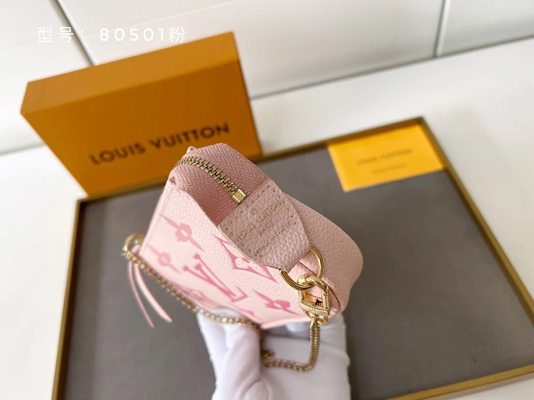 LV $30 gallery