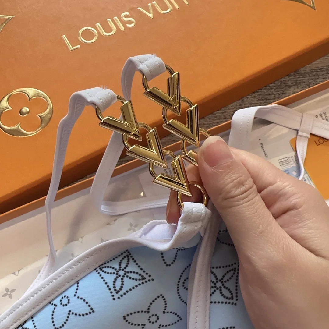 LV $30 gallery