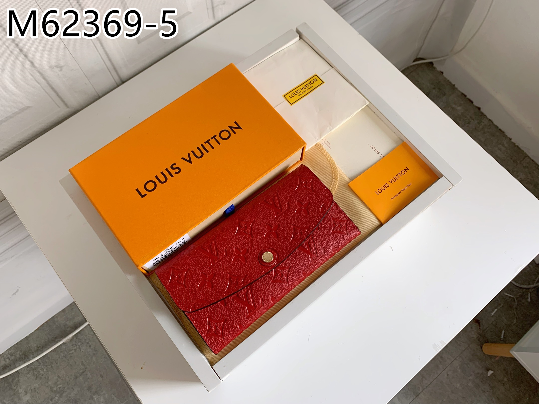 LV $30 gallery