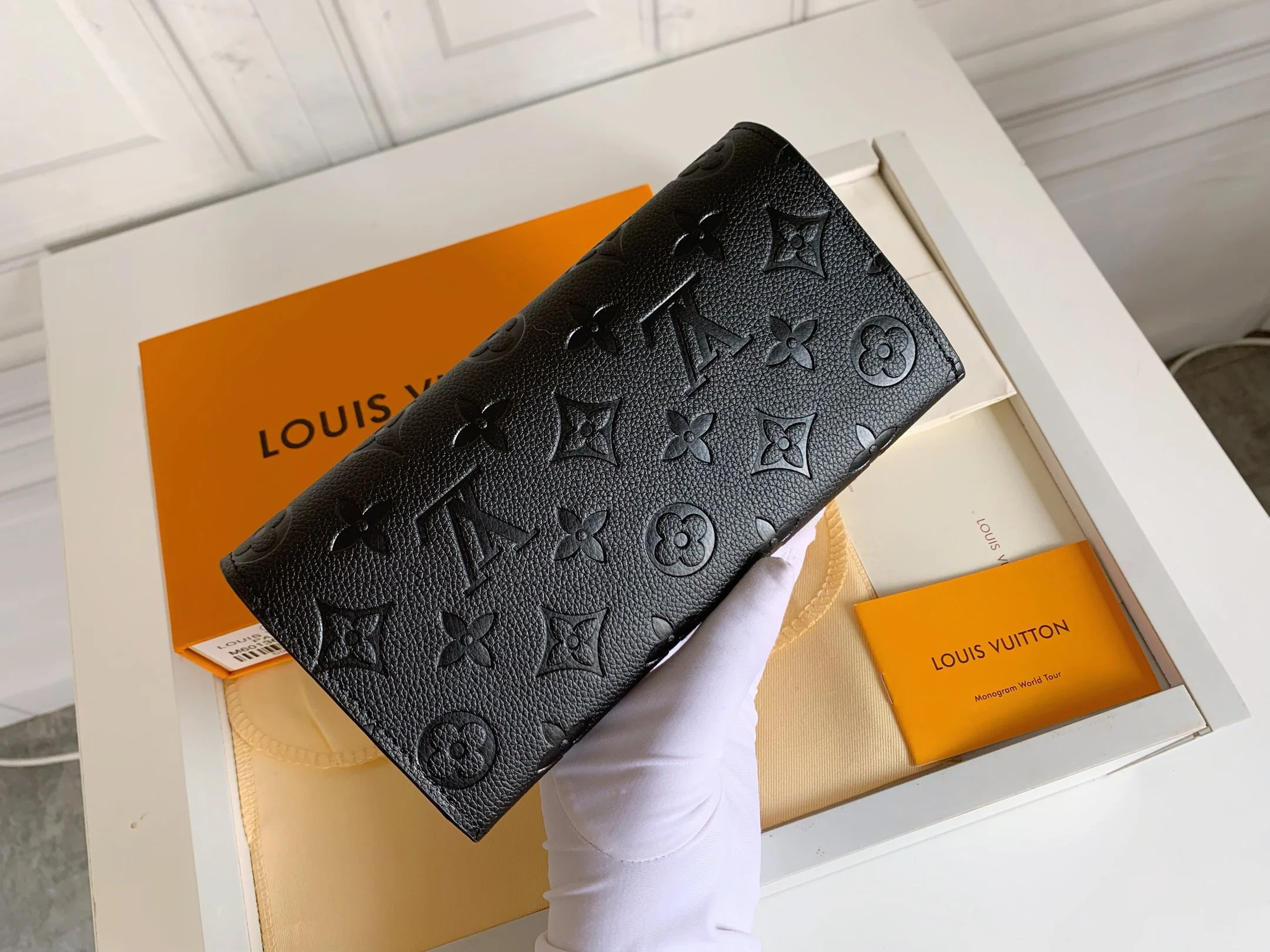 LV $30 gallery