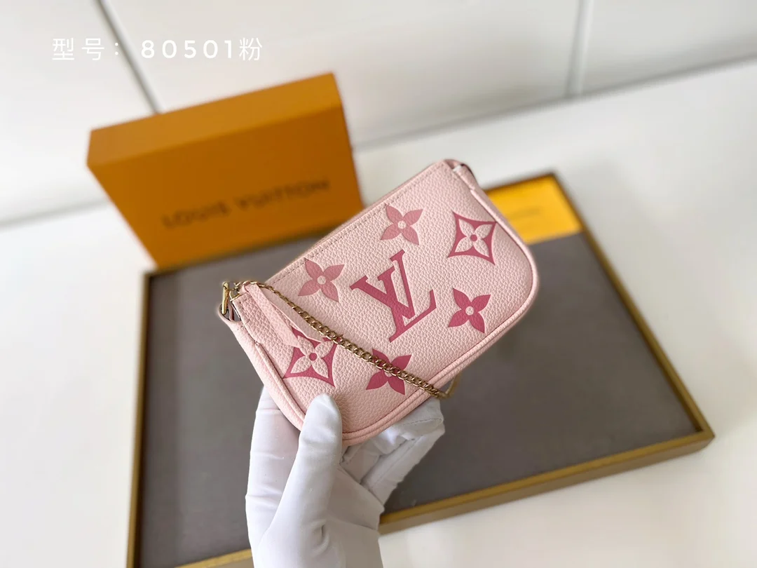 LV $30 gallery