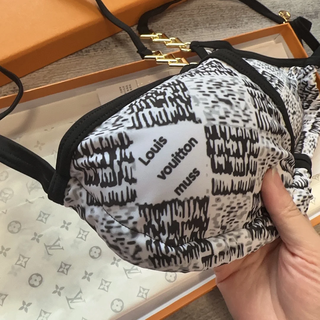 LV $30 gallery