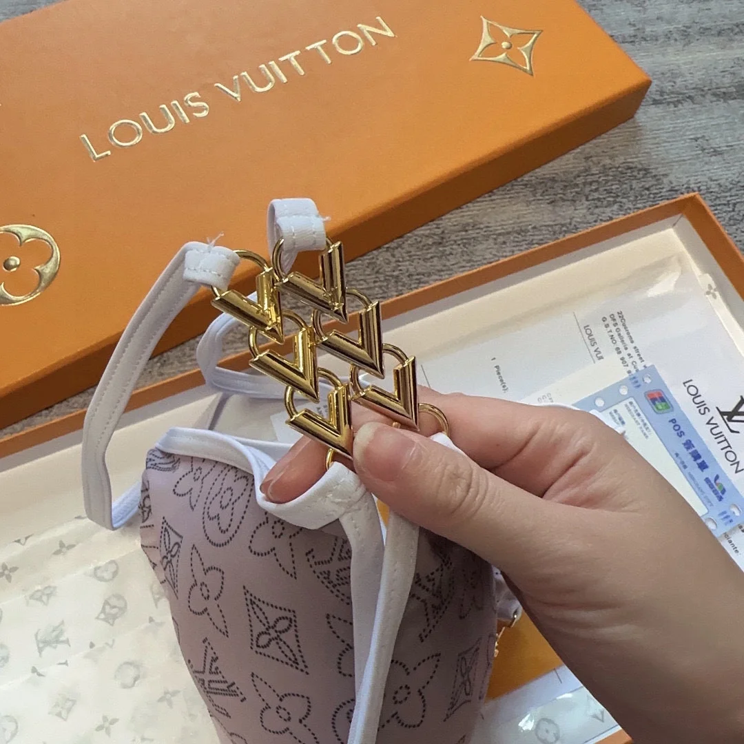 LV $30 gallery