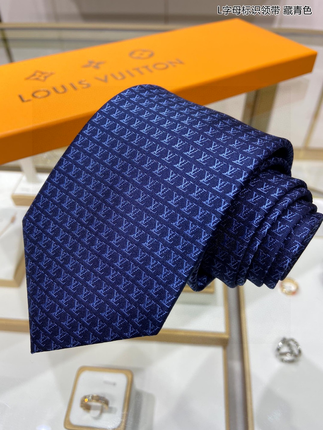 LV $30 gallery