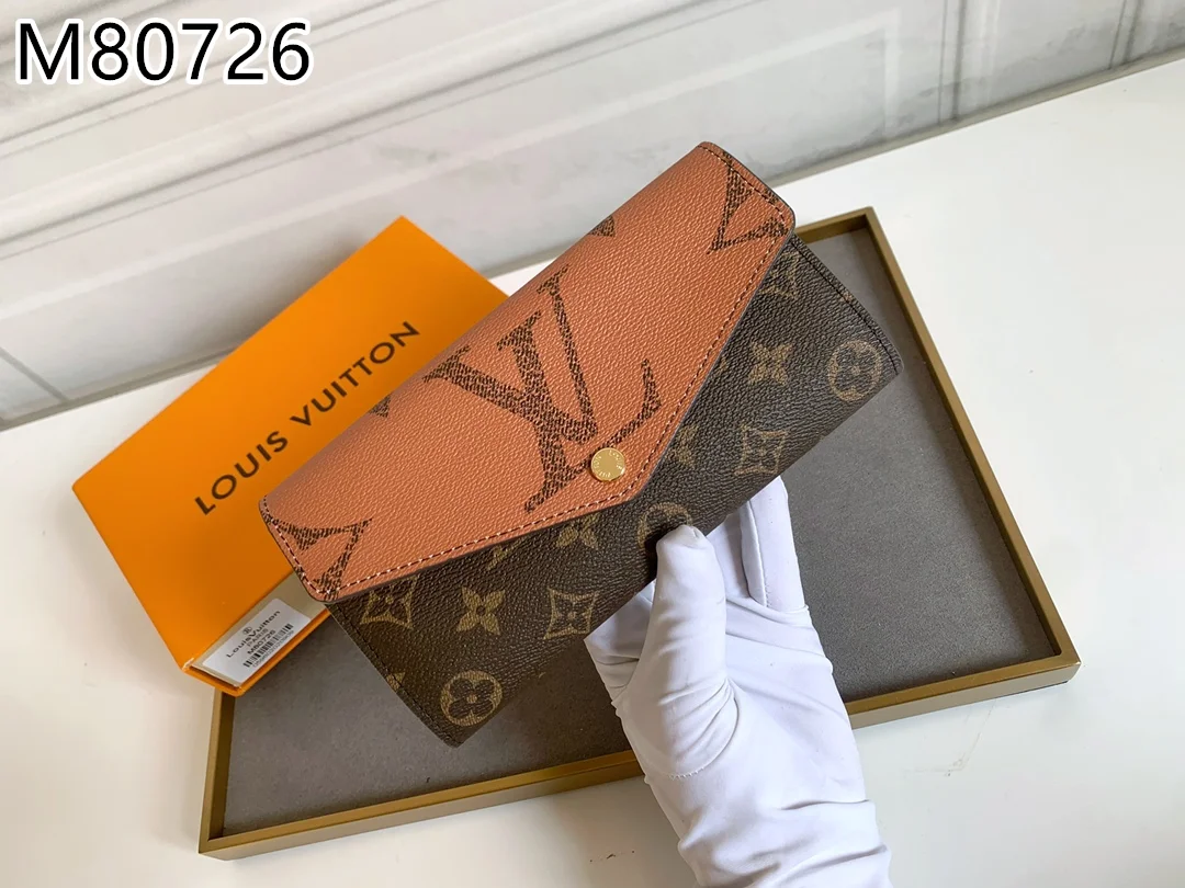 LV $30 gallery