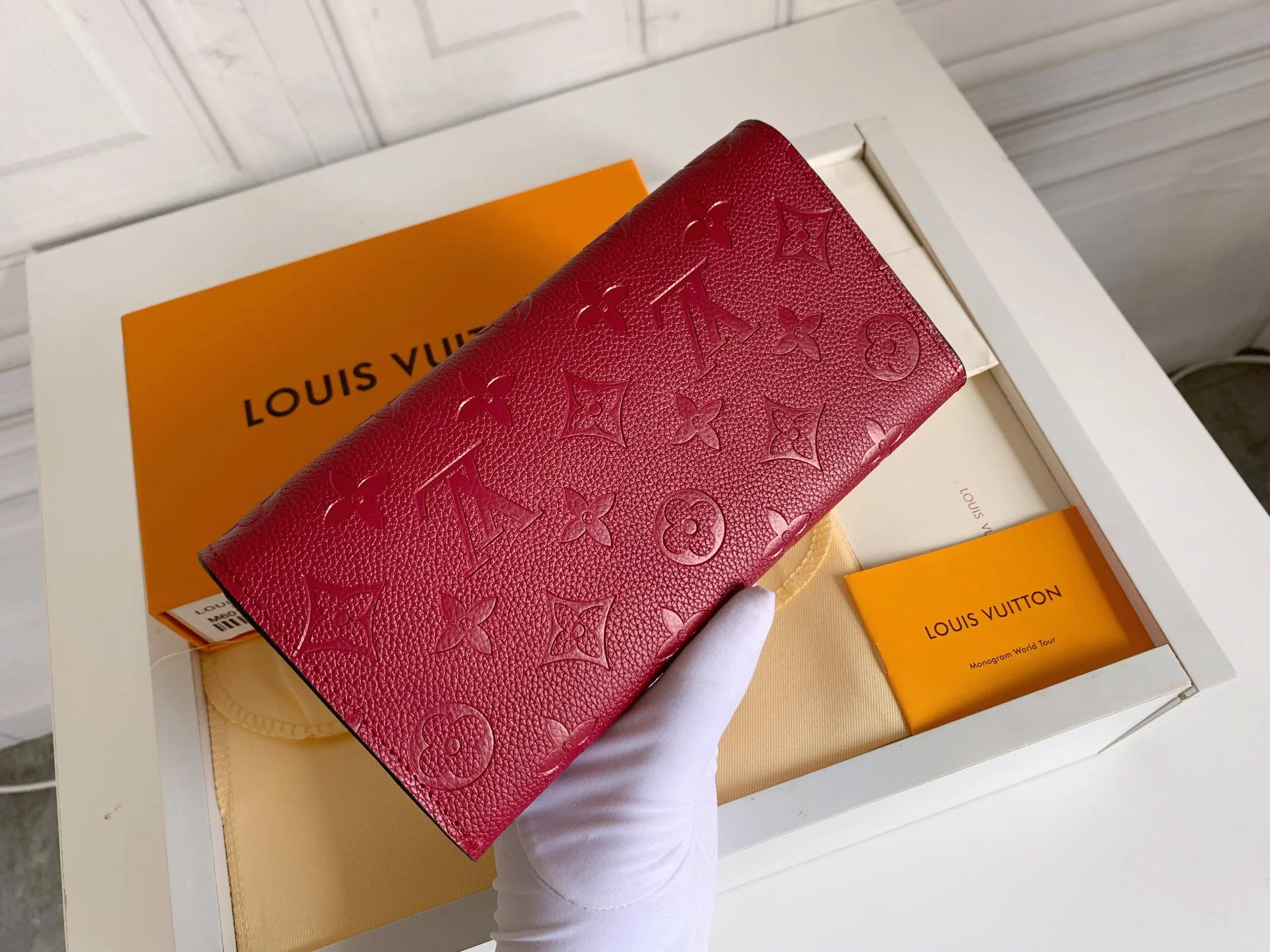 LV $30 gallery