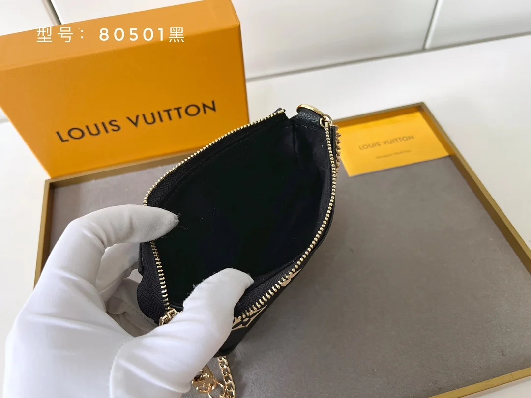 LV $30 gallery